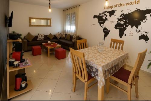 Spacious 2BR Ground-Floor Apartment Parking & Free Wi-Fi, Casablanca