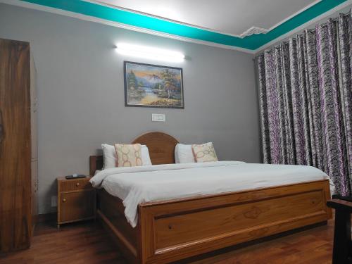 Pure Veg Snow Crest Inn in Satovari