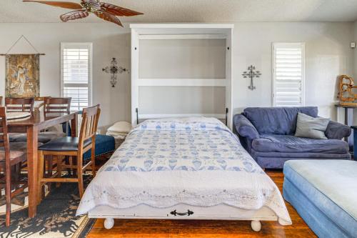 Lakefront Granbury Home with Dock, Decks and Hot Tub! in Granbury, USA