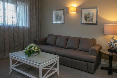 Crabwall Manor Hotel & Spa - image 3