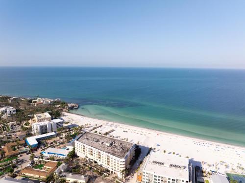 Captiva Beach Resort (open private beach access) in Siesta Key (FL)