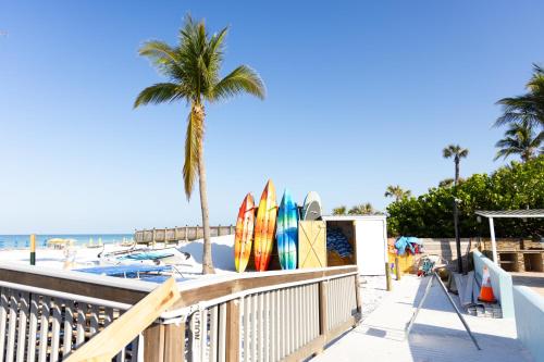 Captiva Beach Resort (open private beach access) in Siesta Key (FL)