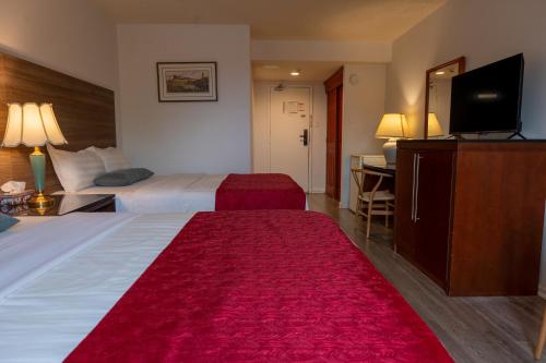 2 double beds