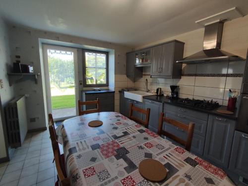 Gîte L'épinette (Gite L'epinette) in Grozon
