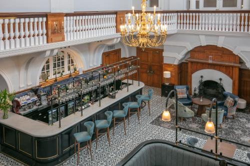 Best Western Chilworth Manor Hotel - image 5