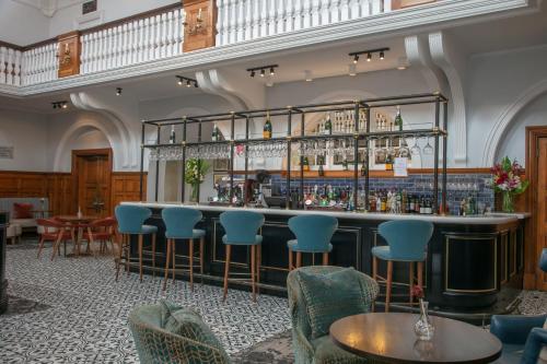 Best Western Chilworth Manor Hotel - image 9