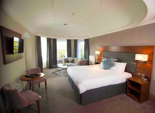 Best Western Chilworth Manor Hotel - image 8