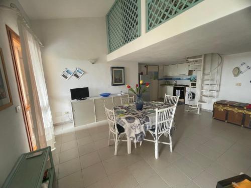 Porto Coda Cavallo Loft in ปุนตา โมลารา