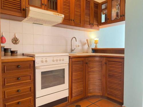 Kitchen, Tu descanso a escaso pasos de la Playa in Puerto La Cruz