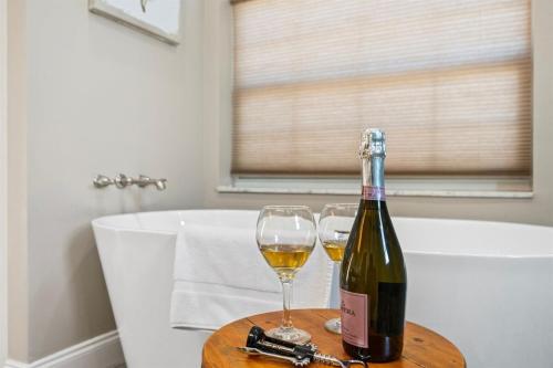 6 Bedrooms 4 Bath with sand and heated pool in Indian Rocks Beach (FL)