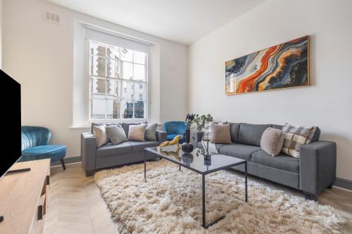 NW1 - Group-Friendly Flat 8BR in Best Location!, Londra
