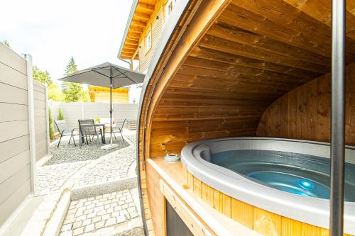 Ferienbahnhof Fichtental Stellwerk Suite in Prackenbach, Deutschland