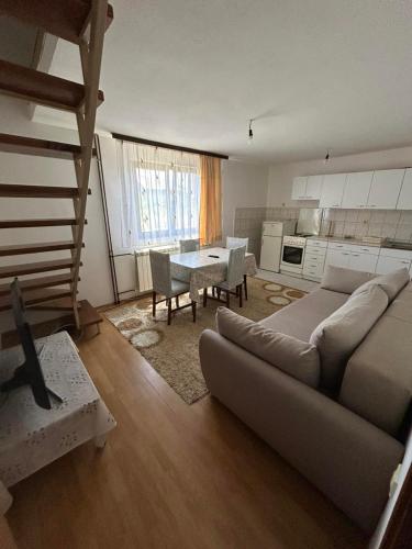 Stan za studente - Location saisonnière - Železnička Stanica Bijeljina