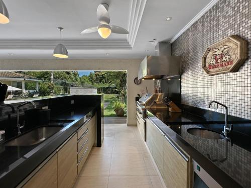 廚房, Mansão com 5 suites Piscina Churrasqueira Ar condicionado (Mansao com 5 suites Piscina Churrasqueira Ar condicionado) in 雅爾丁阿卡普爾科
