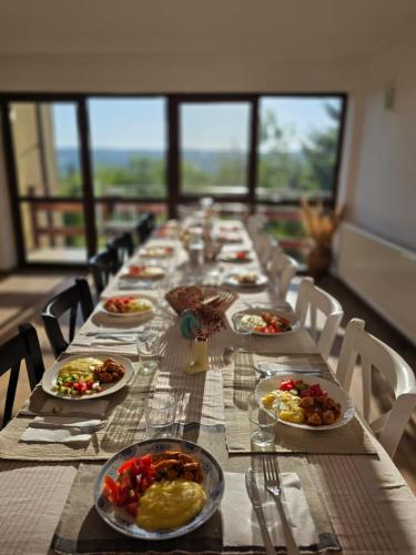 In Varful Dealului in Vulcana De Sus