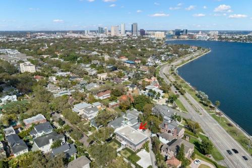 The Adaline Room #5 - Upscale Hyde Park Apartment, 1st Floor, Steps to Bayshore in Tampa, USA
