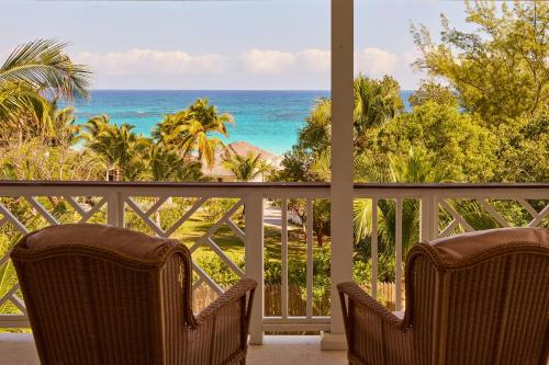 陽台/露台, Private Pool Villa at Coral Sands – Steps to Pink Sand Beach & Resort Amenities in 鄧莫爾鎮