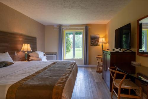 โอแบร์ฌ เด การ์ฟูร์ (Auberge Des Carrefours) in โคแวนส์วิลล์ (QC)