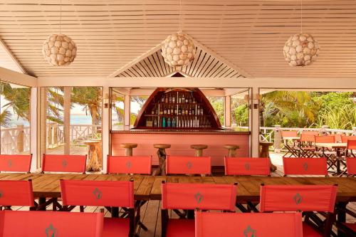 設施, Private Pool Villa at Coral Sands – Steps to Pink Sand Beach & Resort Amenities in 鄧莫爾鎮
