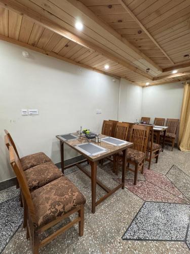 Rahat residency halmat in Sharda