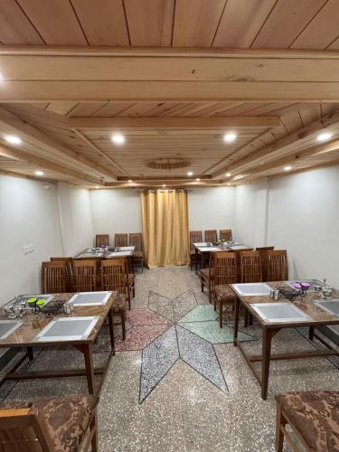 Rahat residency halmat in Sharda