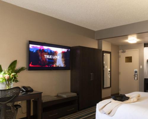 Hotel Blackfoot - Tap to explore photos