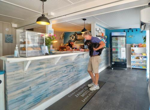 avla, The Janmere Motel in Hampton Beach
