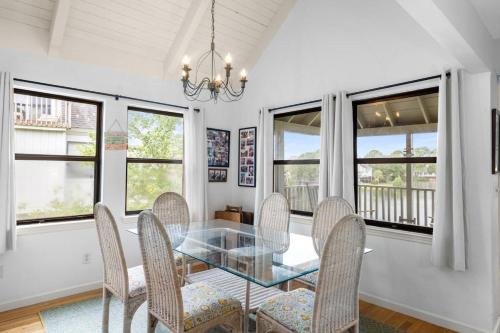 Oyster Catcher Oasis 3BR Villa Roof Top Balcony in Pawleys Island, USA