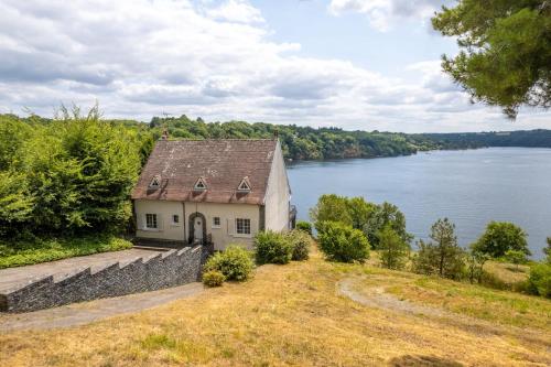 La Pause au Bord du Lac - Ponton privé - Baignade depuis le Ponton gîte à louer Fressine