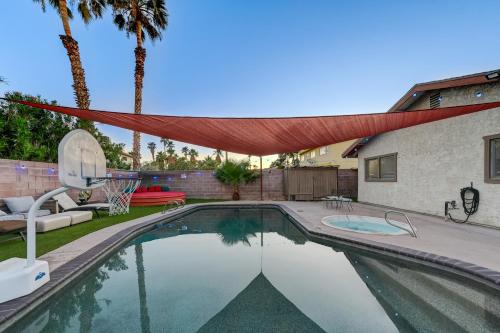 Strip-side Villa 6 Beds Pool Mini Golf Karaoke - main image