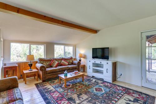 Updated Cabin in Lewiston Historical District! in Lewiston (CA)
