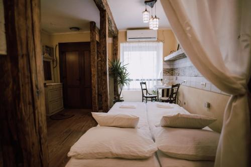 Rustik Home Central, Arad