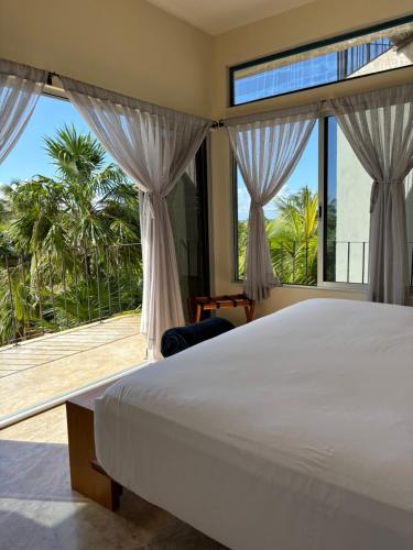 1 king bed, 2 sofa beds