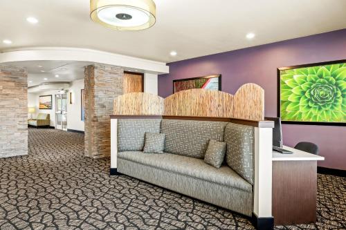 Előcsarnok, Ledgestone Suites Hotel Vernal in Vernal (Utah)