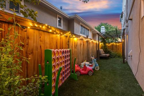 Heart Of Cherry Creek Group Retreat Hot Tub in شيري كريك