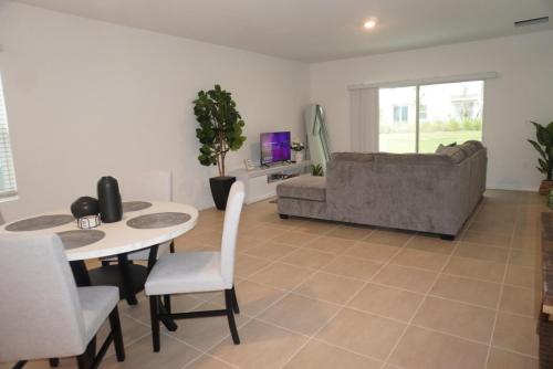 Mickey & Wizard Cozy Get-away in Poinciana