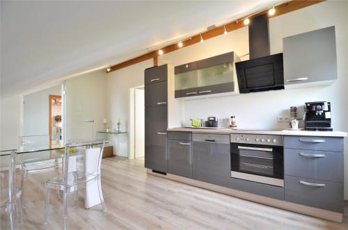 Létesítmények, Moderne Wohnung im Grünen (Moderne Wohnung im Grunen) in Erharting