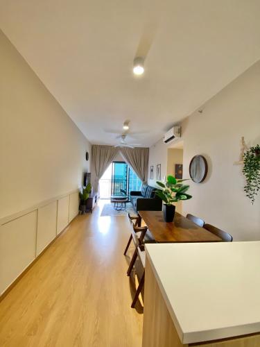 Zawirah guesthouse mayabay splashmania in Bandar Gamuda Cove