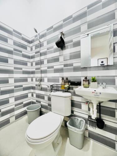 Accessible, With Own Kitchen & Bath and Big Bed Cozy Unit, Naga (foto 9)