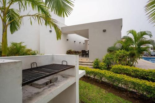 3BR Centric House w/ Pool, BBQ and Great Amenities, Cancún (photo 10)