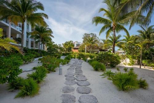 2BR Beachfront Exclusive Condo w/ Top Features, Cancún (Foto 9)