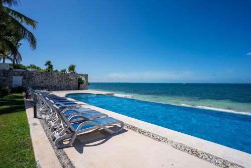 4BR Beachfront Beautiful House w/ Pool, Cancún (fotografie 2)