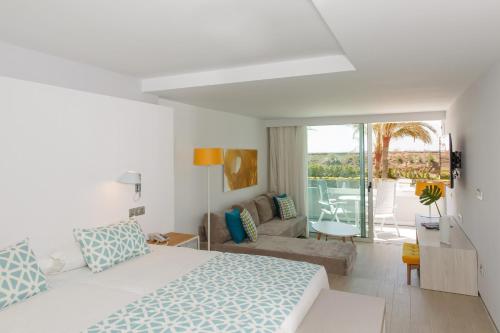 Santa Monica Suites Hotel Santa Mónica Suites Hotel is conveniently located in the popular San Bartolome de Tirajana area. Offering a variety of facilities and services, the property provides all you need for a good nights s