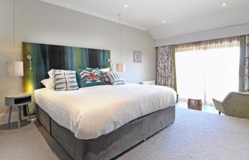 Combe Grove Hotel