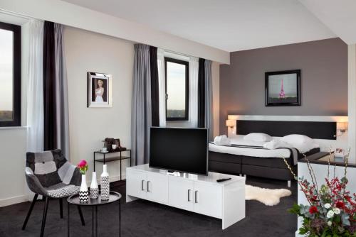 Wings Hotel - image 5