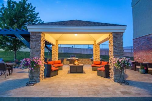 Candlewood Suites Jefferson City - image 2