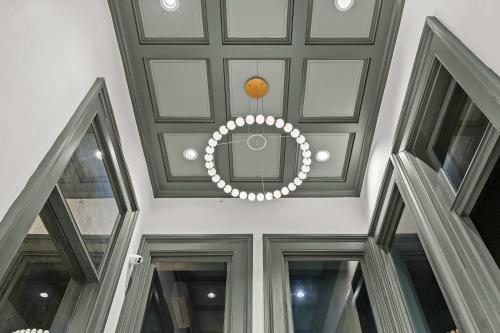 Bright and Modern Studio in Louisville # 103 - image 3