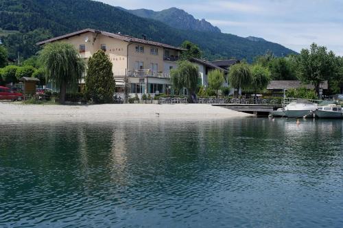 Hotel La Piroga - Calceranica al Lago