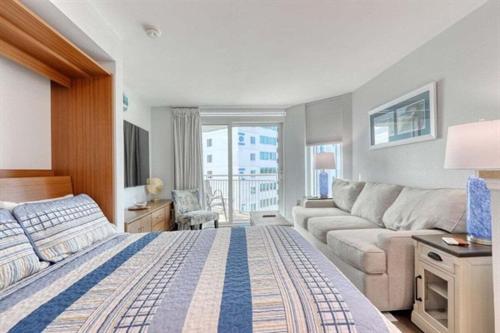 Enjoy Stunning Ocean Views from a Spacious Condo on the 10th Floor HS Resort