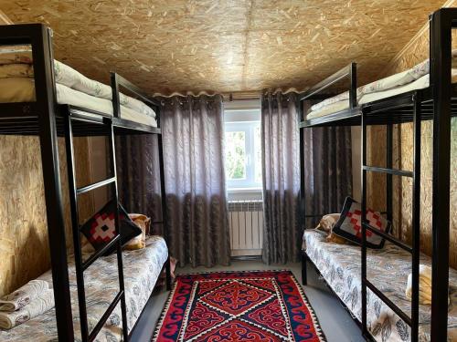 Akjol guest house in Shabdan